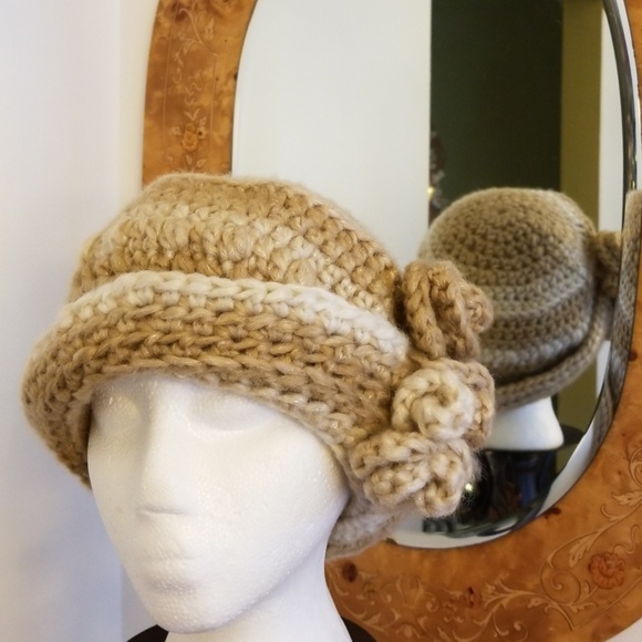 Handmade crochet hat - Picture 6 of 8